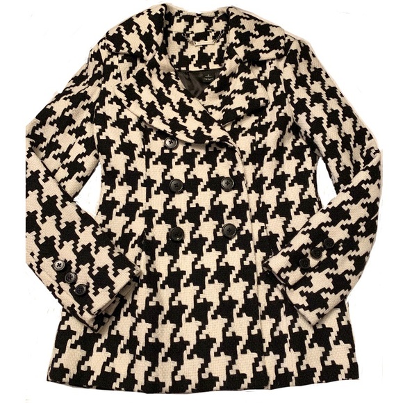 White House Black Market Jackets & Blazers - HP🌹🖤 WHBM Houndstooth Coat 🖤